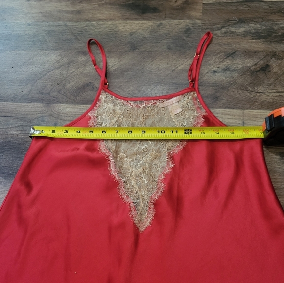 Victoria's Secret Satin Red & Shimmering Gold Lace Babydoll Slip Size Medium - Picture 5 of 8